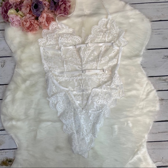 Plunging Lace V-neck Sexy Teddy Bodysuit - Picture 10 of 13